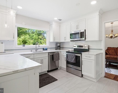 1509 Farsta Court - Photo Thumbnail 3