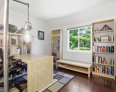 1509 Farsta Court - Photo Thumbnail 15