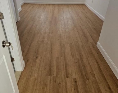 2102 Reed Street - Photo Thumbnail 6