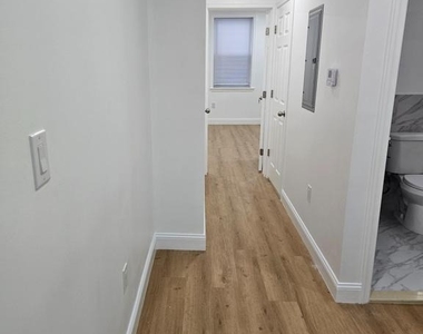 2102 Reed Street - Photo Thumbnail 4