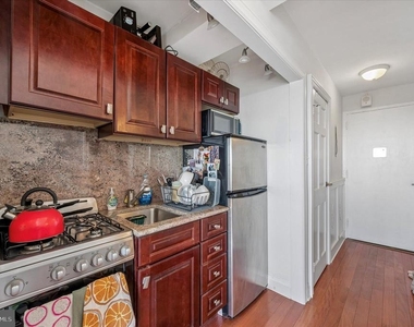 1810 Rittenhouse Square - Photo Thumbnail 11