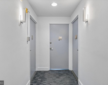 1810 Rittenhouse Square - Photo Thumbnail 4