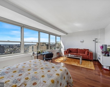 1810 Rittenhouse Square - Photo Thumbnail 19