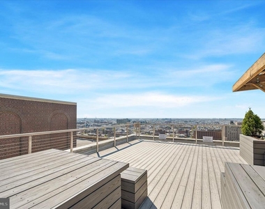 1810 Rittenhouse Square - Photo Thumbnail 21