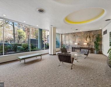 1810 Rittenhouse Square - Photo Thumbnail 2