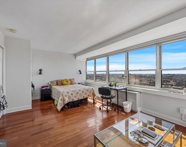 1810 Rittenhouse Square - Photo Thumbnail 15