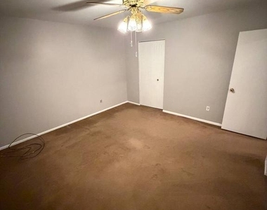 3422 Morrell Avenue - Photo Thumbnail 11