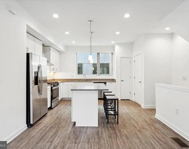 3127 Beachview Lane - Photo Thumbnail 6