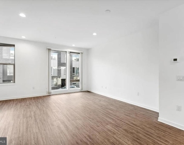 3127 Beachview Lane - Photo Thumbnail 8