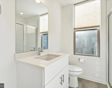 3127 Beachview Lane - Photo Thumbnail 15