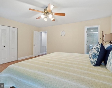 205 Woodside Circle - Photo Thumbnail 13