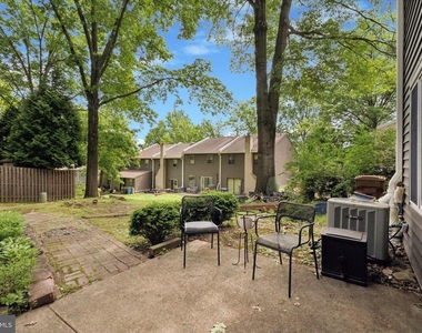 205 Woodside Circle - Photo Thumbnail 22