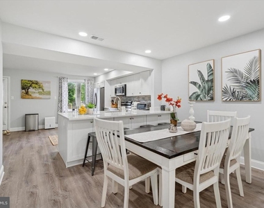 205 Woodside Circle - Photo Thumbnail 9