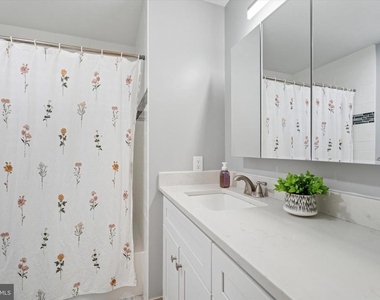 205 Woodside Circle - Photo Thumbnail 20