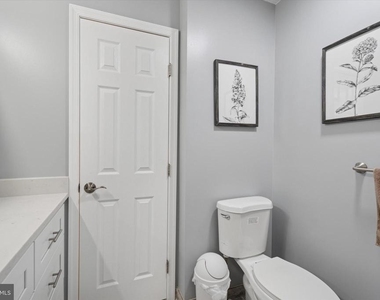 205 Woodside Circle - Photo Thumbnail 21