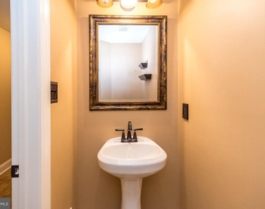 34 Lukens Drive - Photo Thumbnail 7