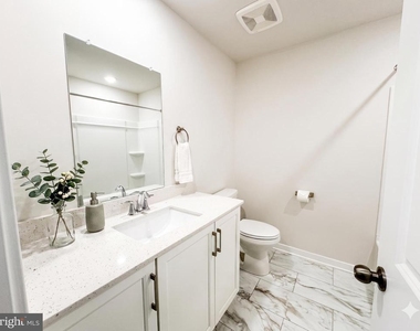 113 Four Leaf Drive - Photo Thumbnail 18