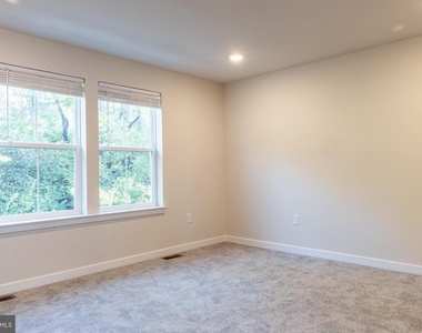 113 Four Leaf Drive - Photo Thumbnail 16