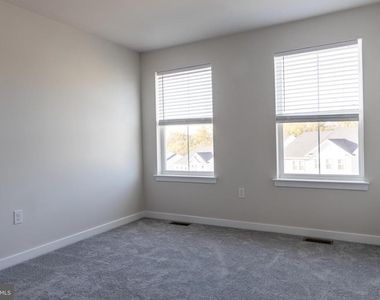 113 Four Leaf Drive - Photo Thumbnail 15