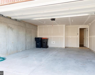 113 Four Leaf Drive - Photo Thumbnail 27