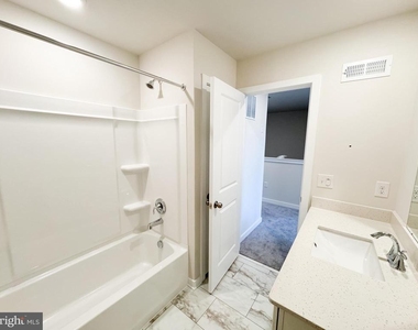 113 Four Leaf Drive - Photo Thumbnail 24