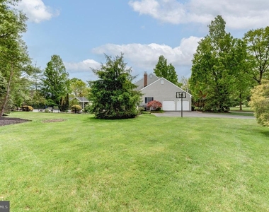 42 Ellsworth Drive - Photo Thumbnail 44