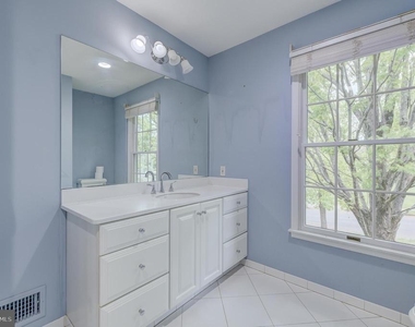 42 Ellsworth Drive - Photo Thumbnail 38