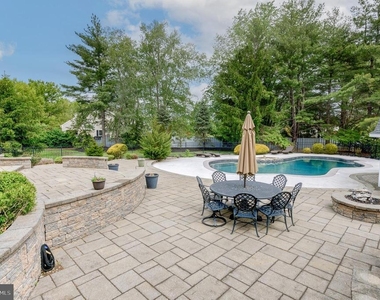 42 Ellsworth Drive - Photo Thumbnail 46