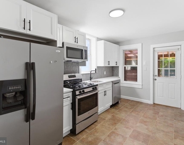 71 Amboy Avenue - Photo Thumbnail 2