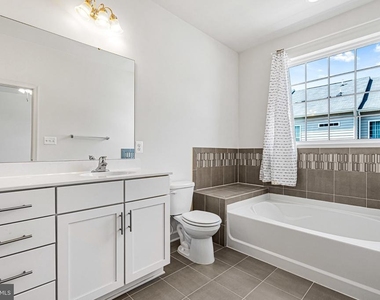 7308 Wood Pond Circle - Photo Thumbnail 15