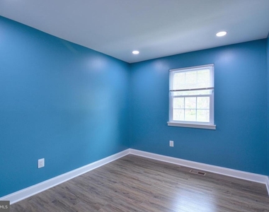 3822 Gawayne Terrace - Photo Thumbnail 33