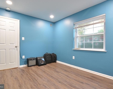 3822 Gawayne Terrace - Photo Thumbnail 38