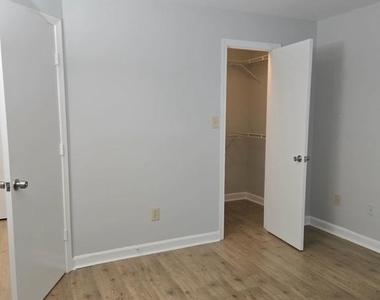 3315 Sir Thomas Drive - Photo Thumbnail 6