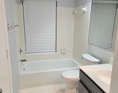3315 Sir Thomas Drive - Photo Thumbnail 9
