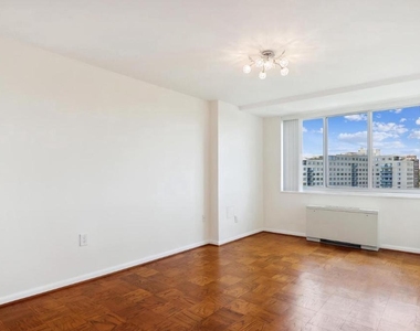 10500 Rockville Pike - Photo Thumbnail 14