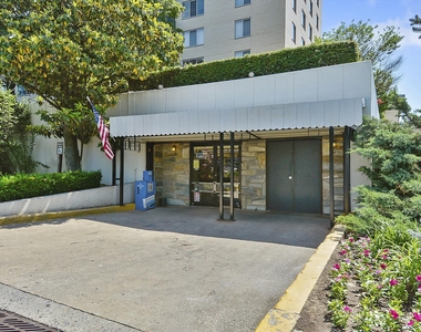 10500 Rockville Pike - Photo Thumbnail 23