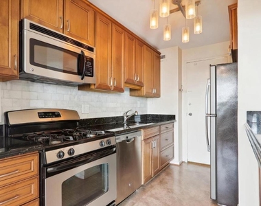 10500 Rockville Pike - Photo Thumbnail 7