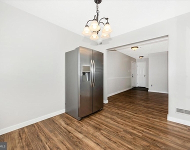 615 Himes Avenue - Photo Thumbnail 12