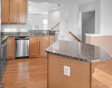 9611 Atterbury Lane - Photo Thumbnail 7