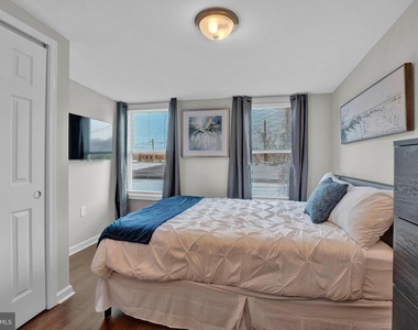2117 E Chase Street - Photo Thumbnail 11