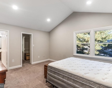 2148 Colonel Way - Photo Thumbnail 16