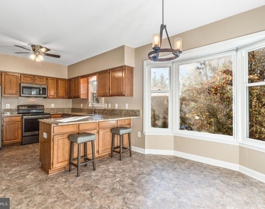 2148 Colonel Way - Photo Thumbnail 9