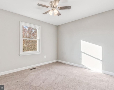 2148 Colonel Way - Photo Thumbnail 23