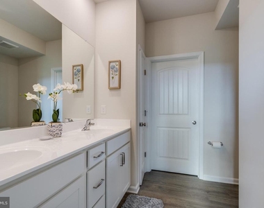 9224 Greenway Trail - Photo Thumbnail 29