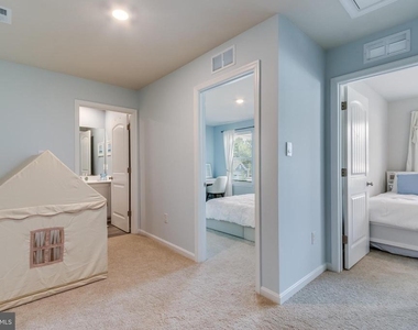 9224 Greenway Trail - Photo Thumbnail 34