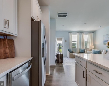9224 Greenway Trail - Photo Thumbnail 14