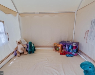 9224 Greenway Trail - Photo Thumbnail 43