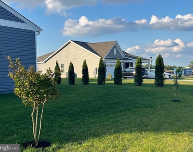 9224 Greenway Trail - Photo Thumbnail 57