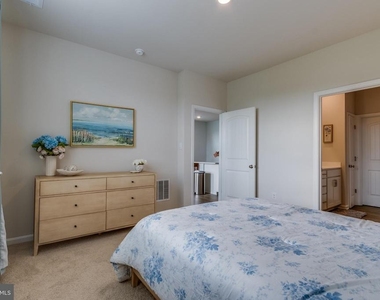 9224 Greenway Trail - Photo Thumbnail 27