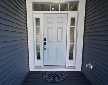 19504 Safflower Way - Photo Thumbnail 2